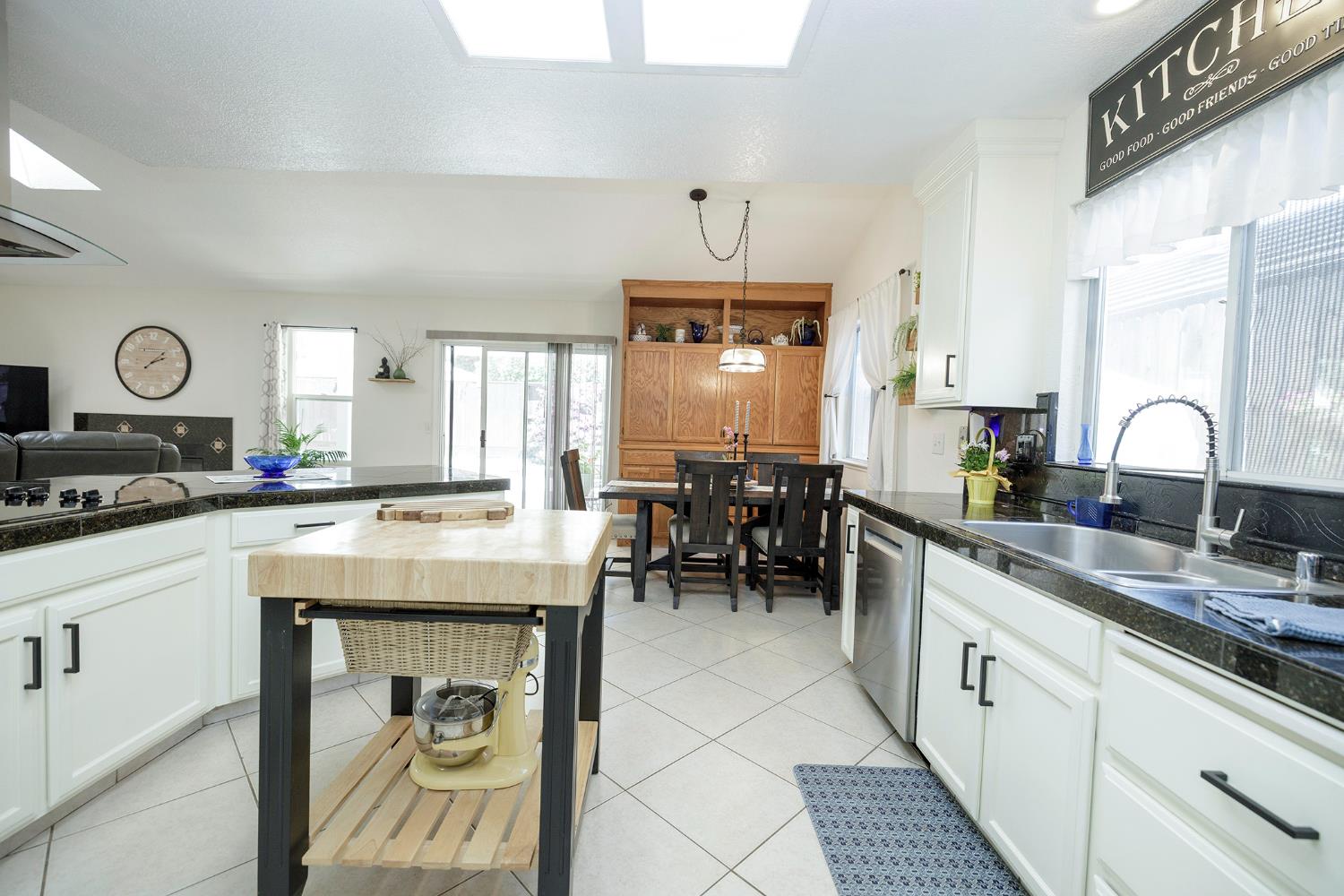 230 Meyenberg Ave, Ripon, CA 95366