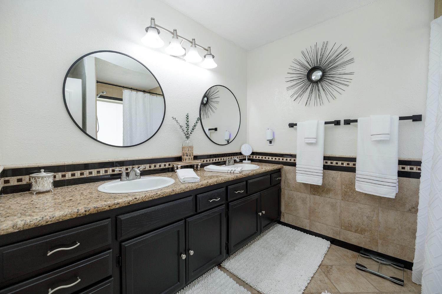 230 Meyenberg Ave, Ripon, CA 95366