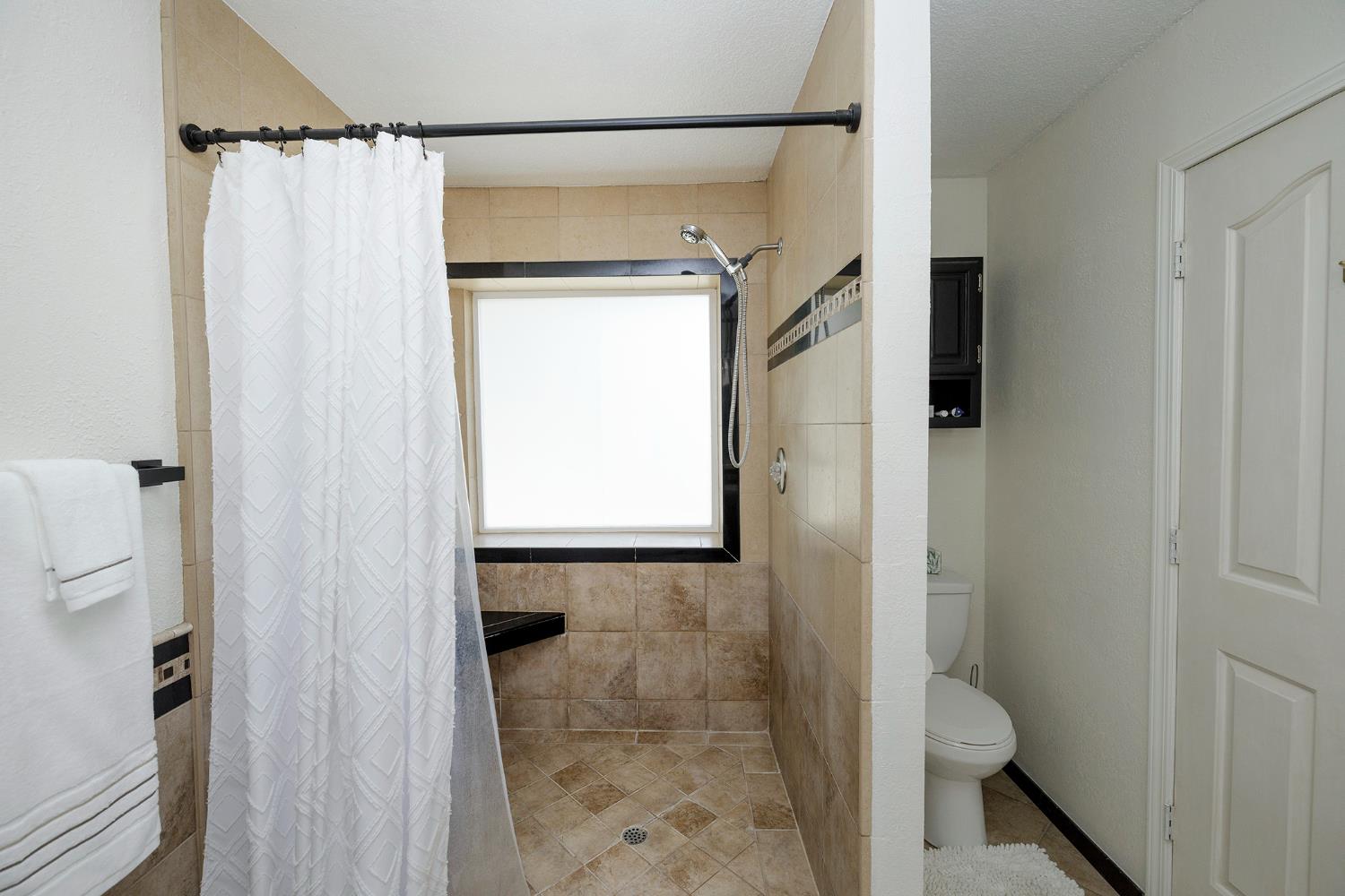230 Meyenberg Ave, Ripon, CA 95366