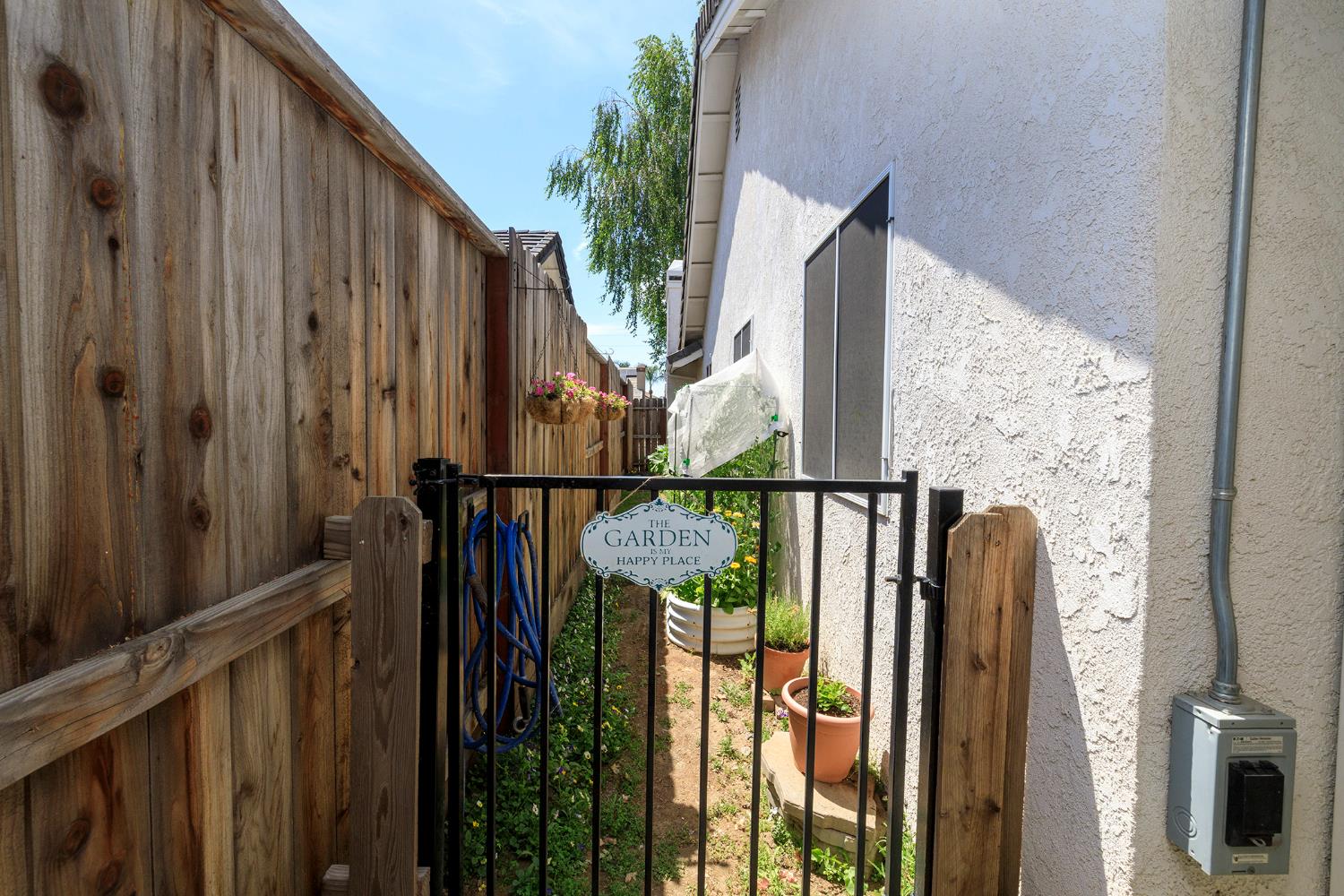 230 Meyenberg Ave, Ripon, CA 95366