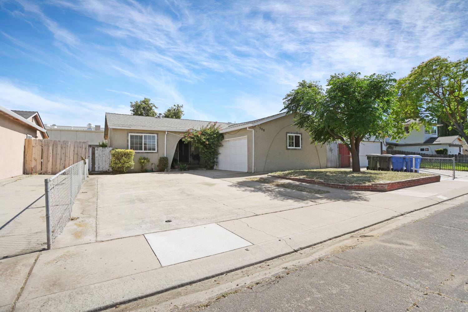 308 Eva Ct, Manteca, CA 95336
