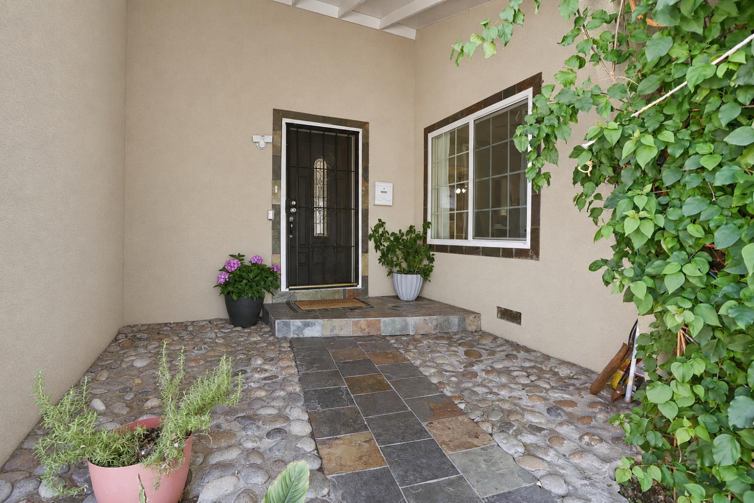 308 Eva Ct, Manteca, CA 95336