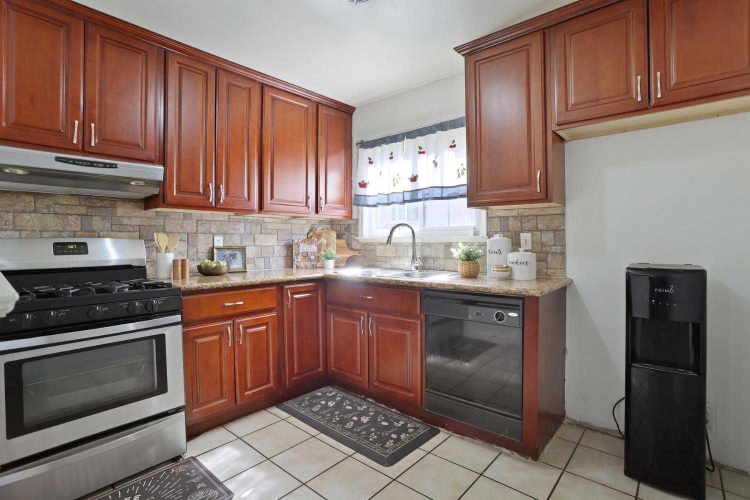 308 Eva Ct, Manteca, CA 95336