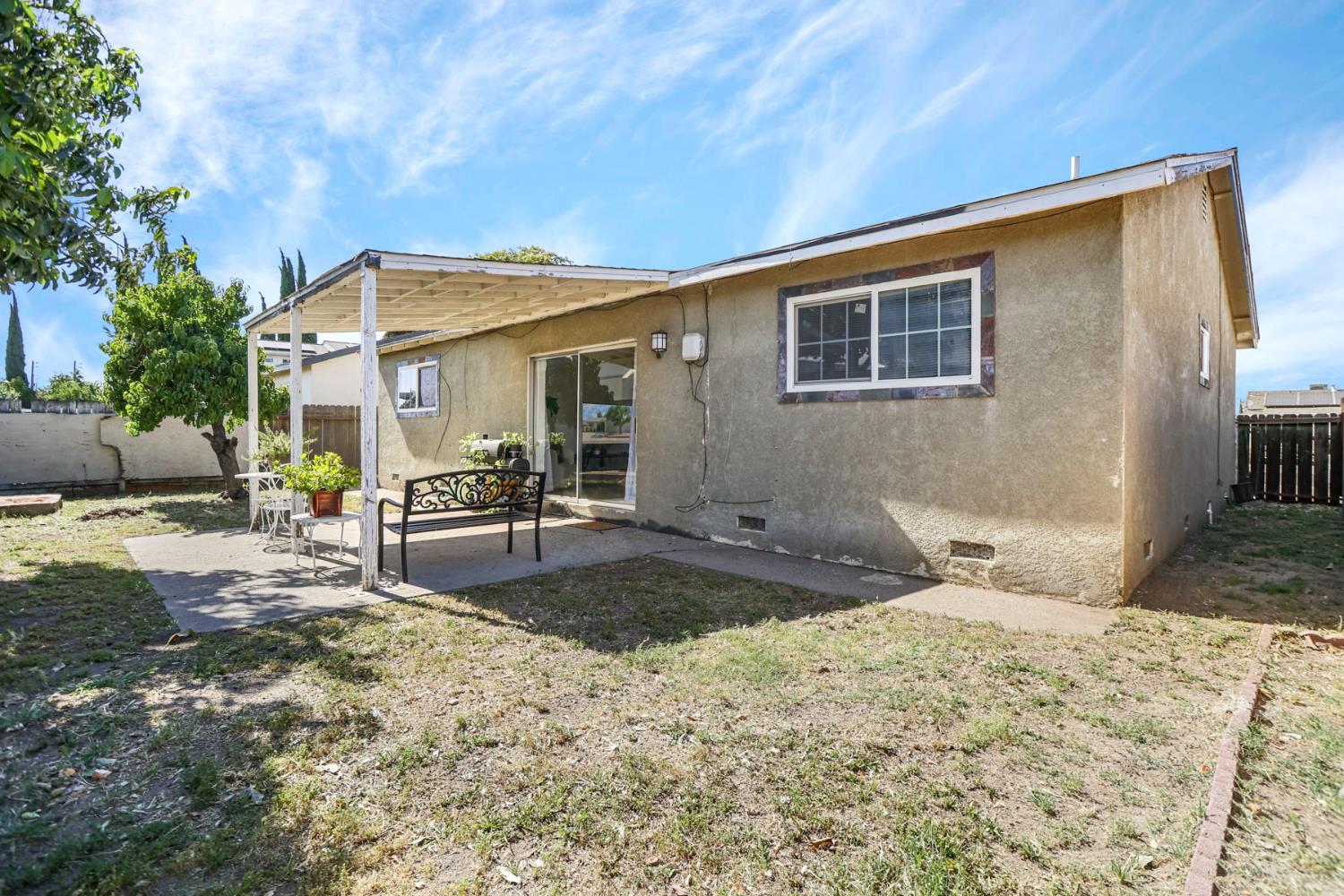 308 Eva Ct, Manteca, CA 95336