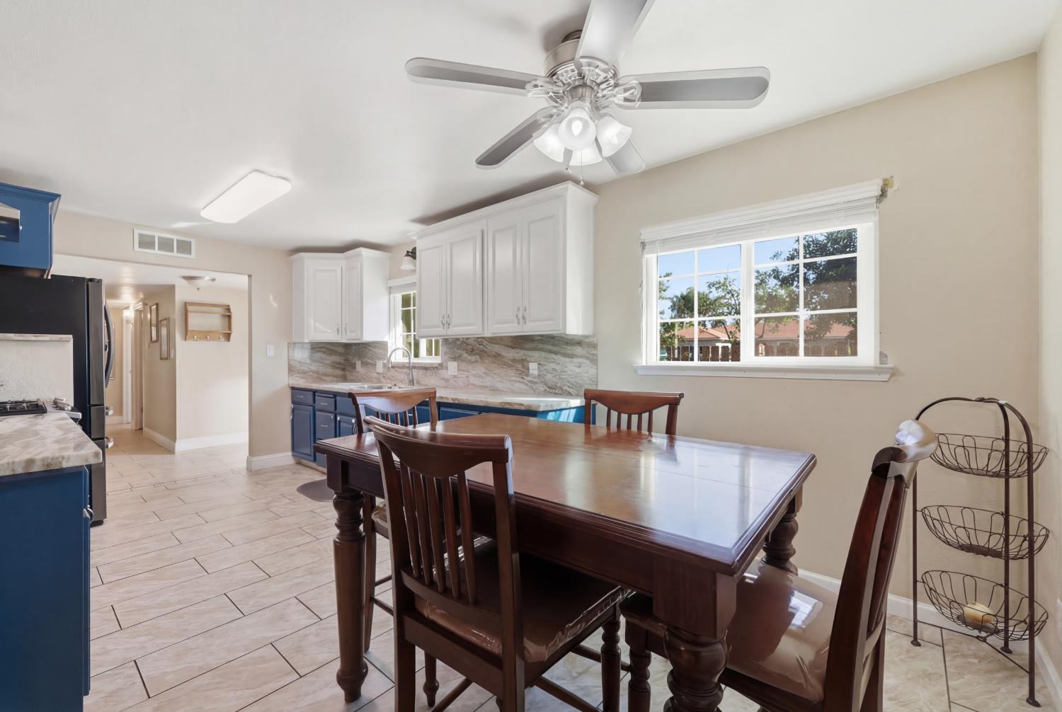 1214 E Mesa Ave, Fresno, CA 93710