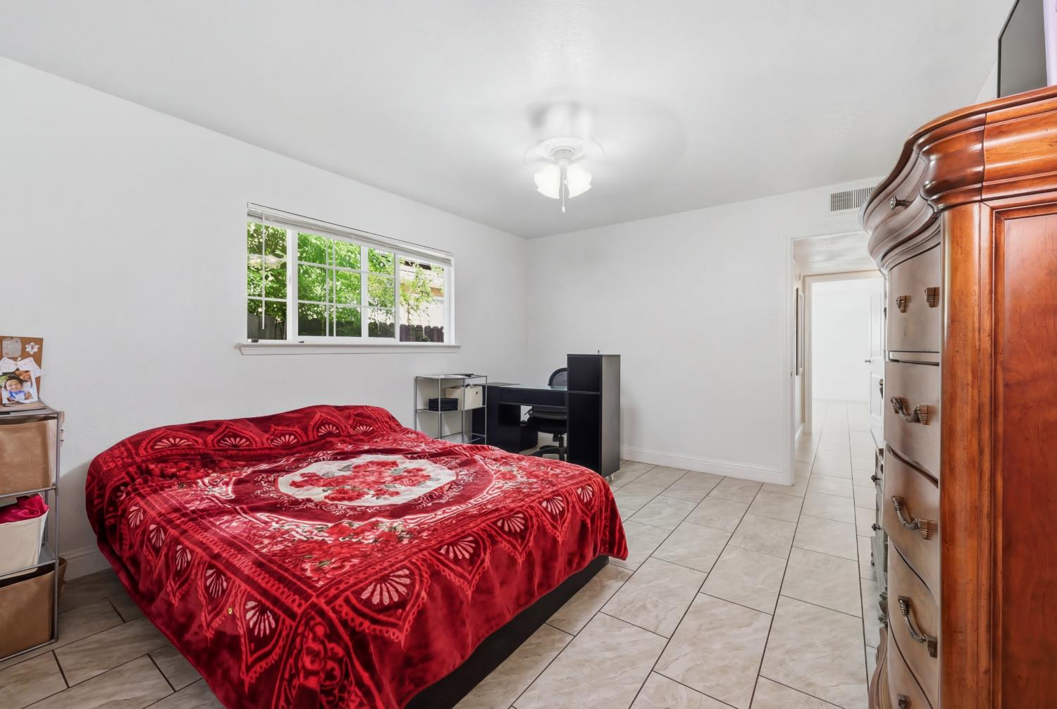 1214 E Mesa Ave, Fresno, CA 93710