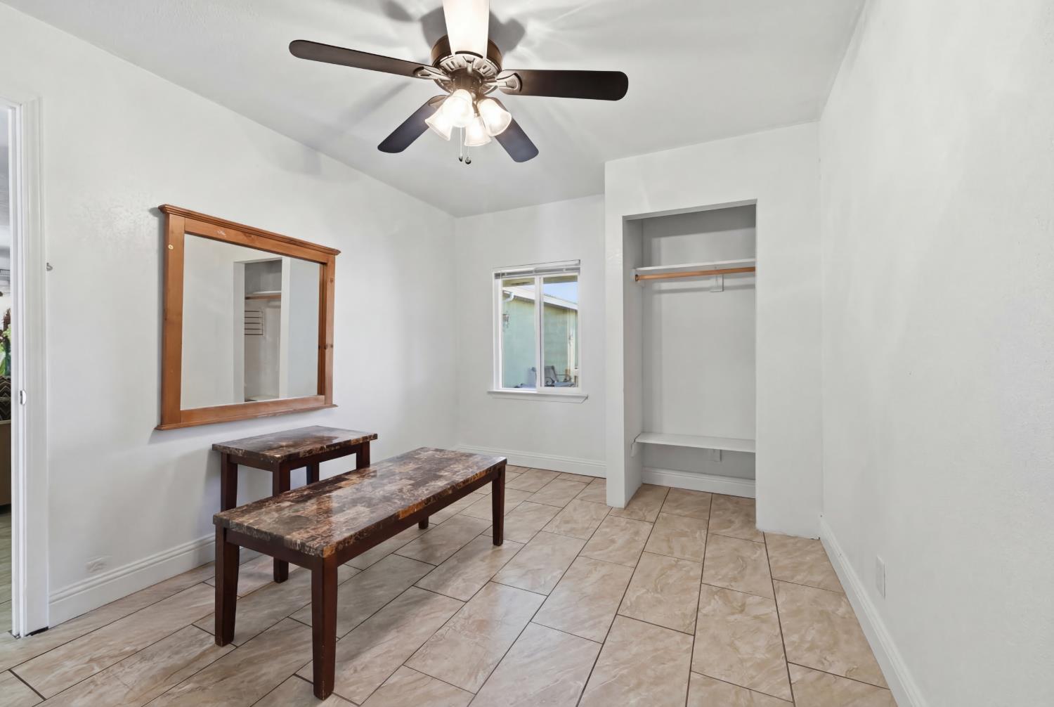 1214 E Mesa Ave, Fresno, CA 93710