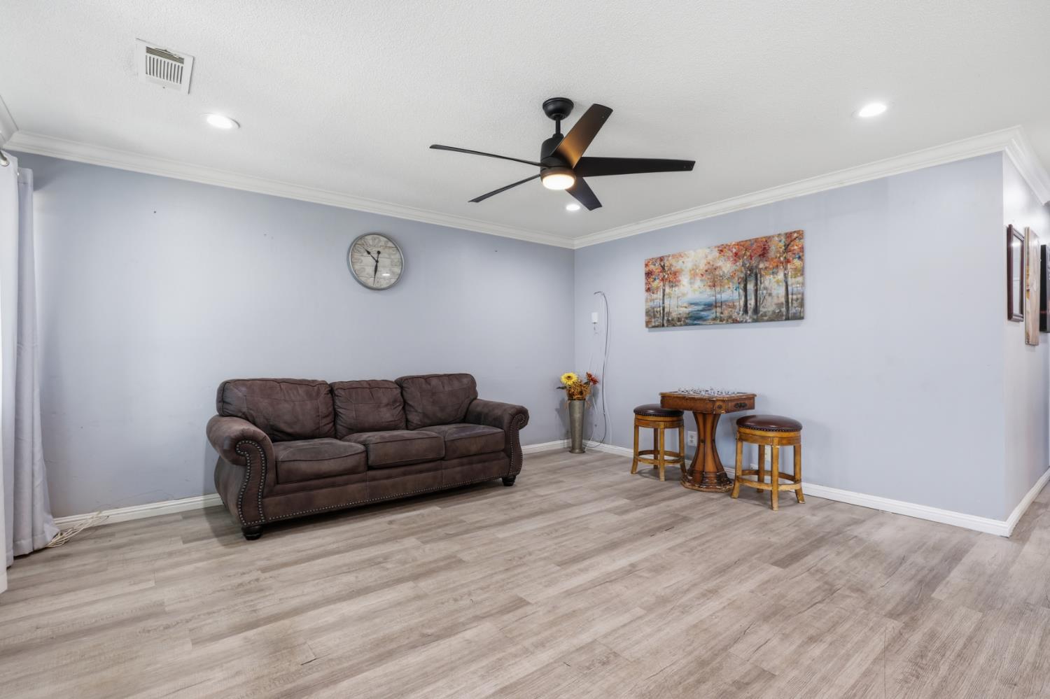 4867 E Leisure Ave, Fresno, CA 93727