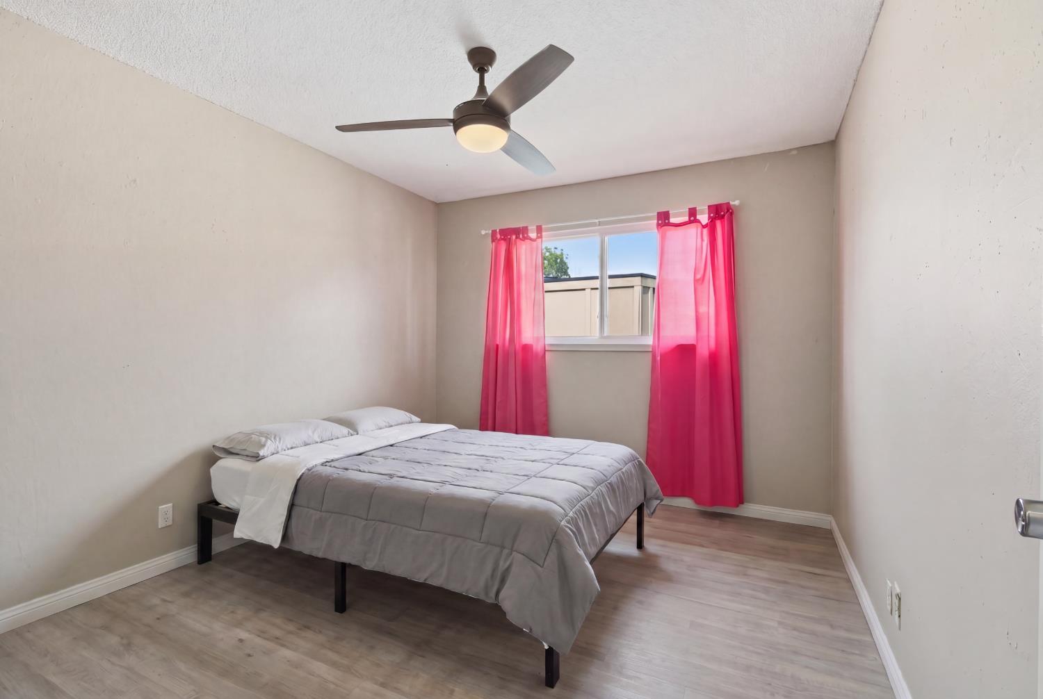 4867 E Leisure Ave, Fresno, CA 93727