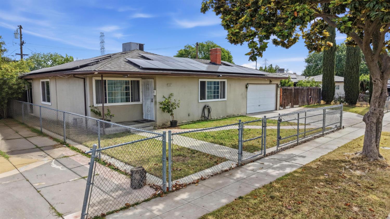 4867 E Leisure Ave, Fresno, CA 93727