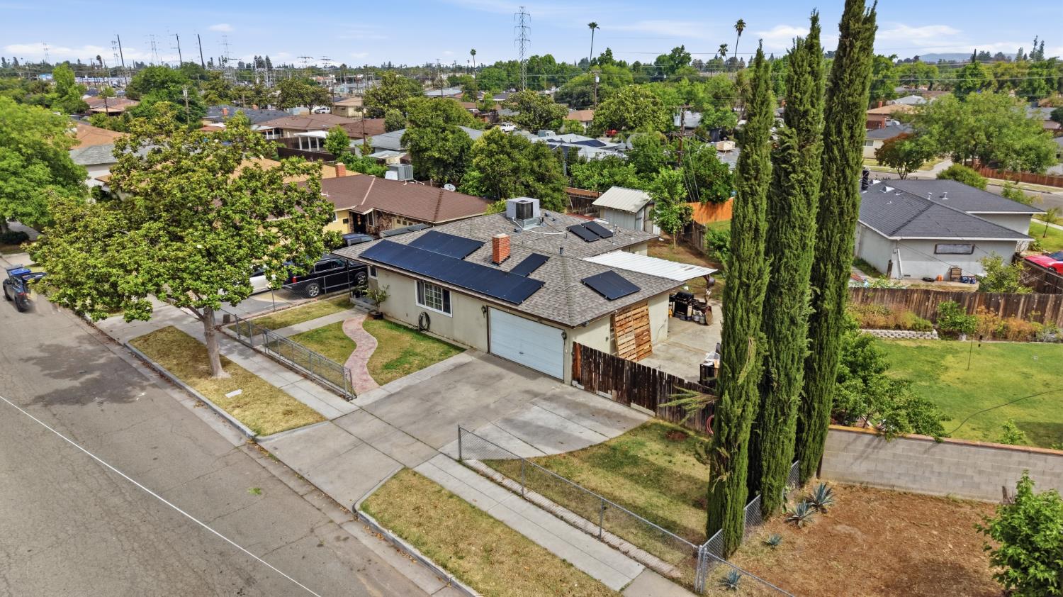 4867 E Leisure Ave, Fresno, CA 93727