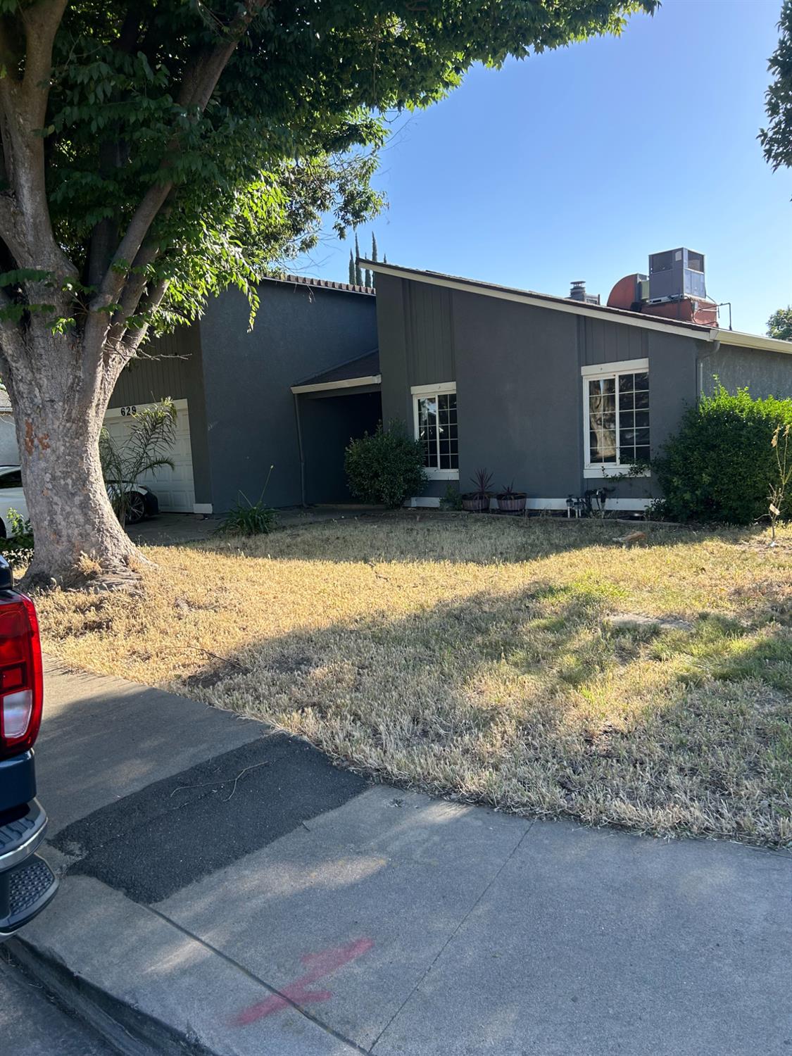 629 E Fort Henry, Modesto, CA 95354