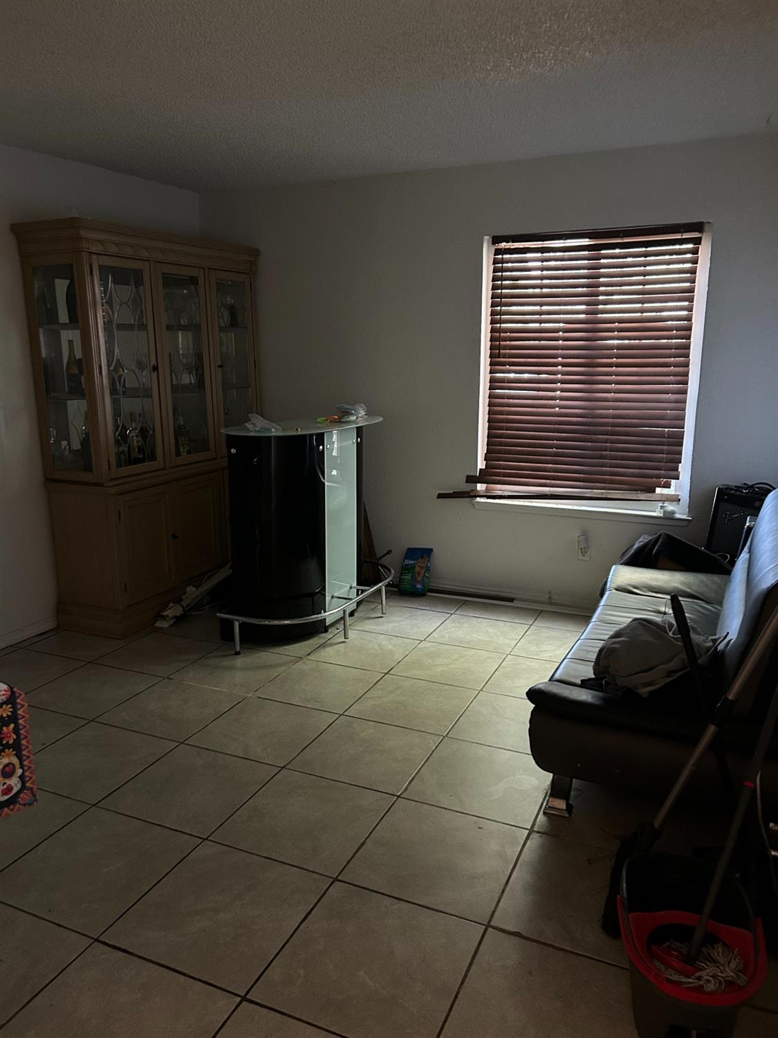 629 E Fort Henry, Modesto, CA 95354