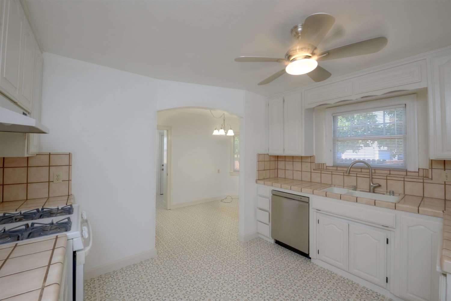 1014 S St, Newman, CA 95360