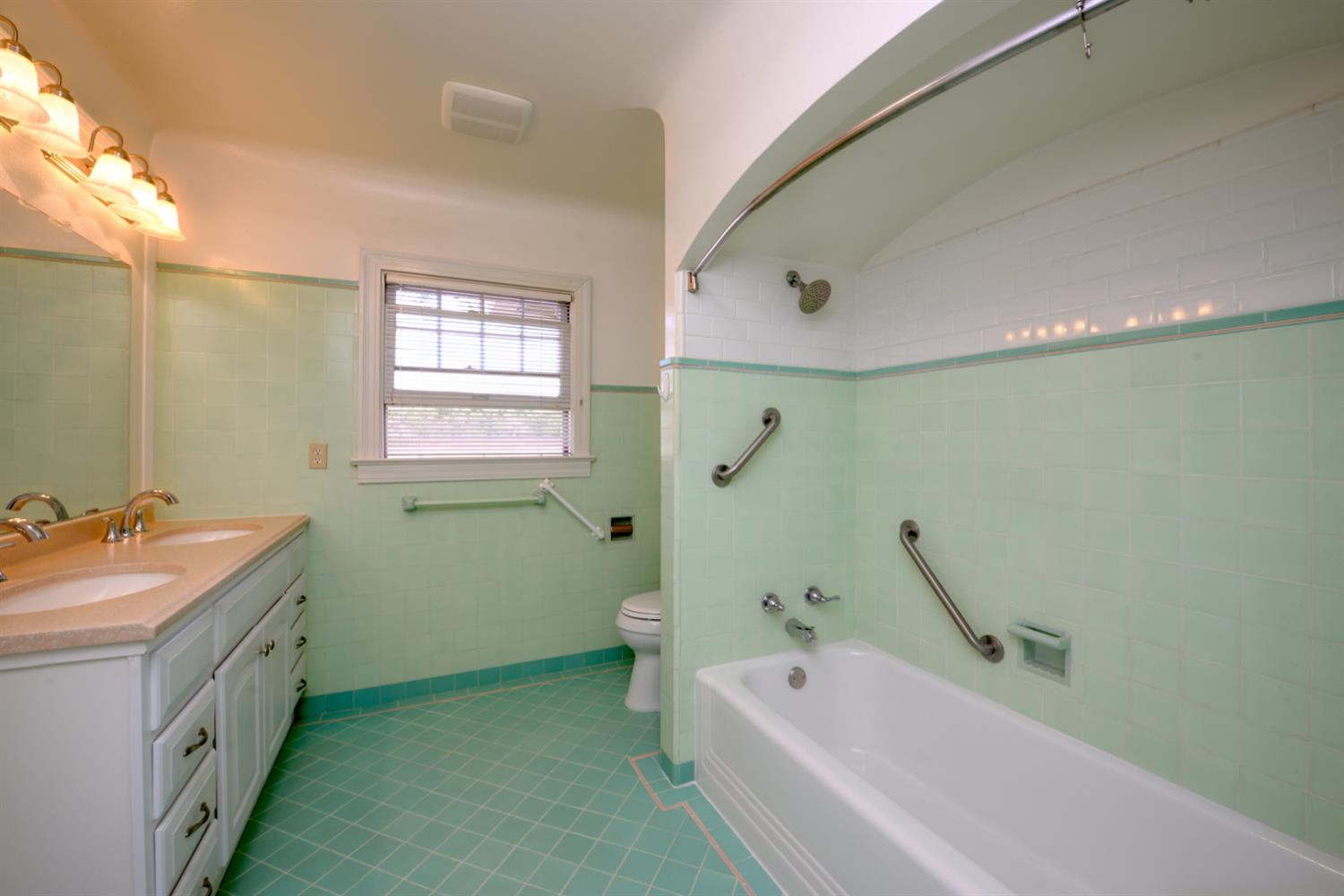1014 S St, Newman, CA 95360