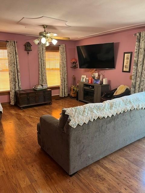 411 J. St, Los Banos, CA 93635