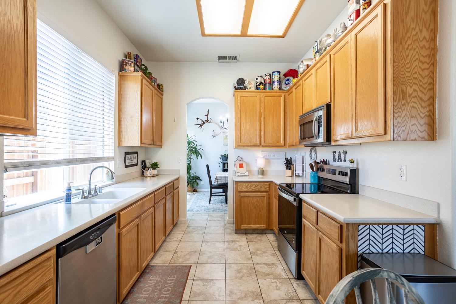 3820 Chedworth Ln, Modesto, CA 95355