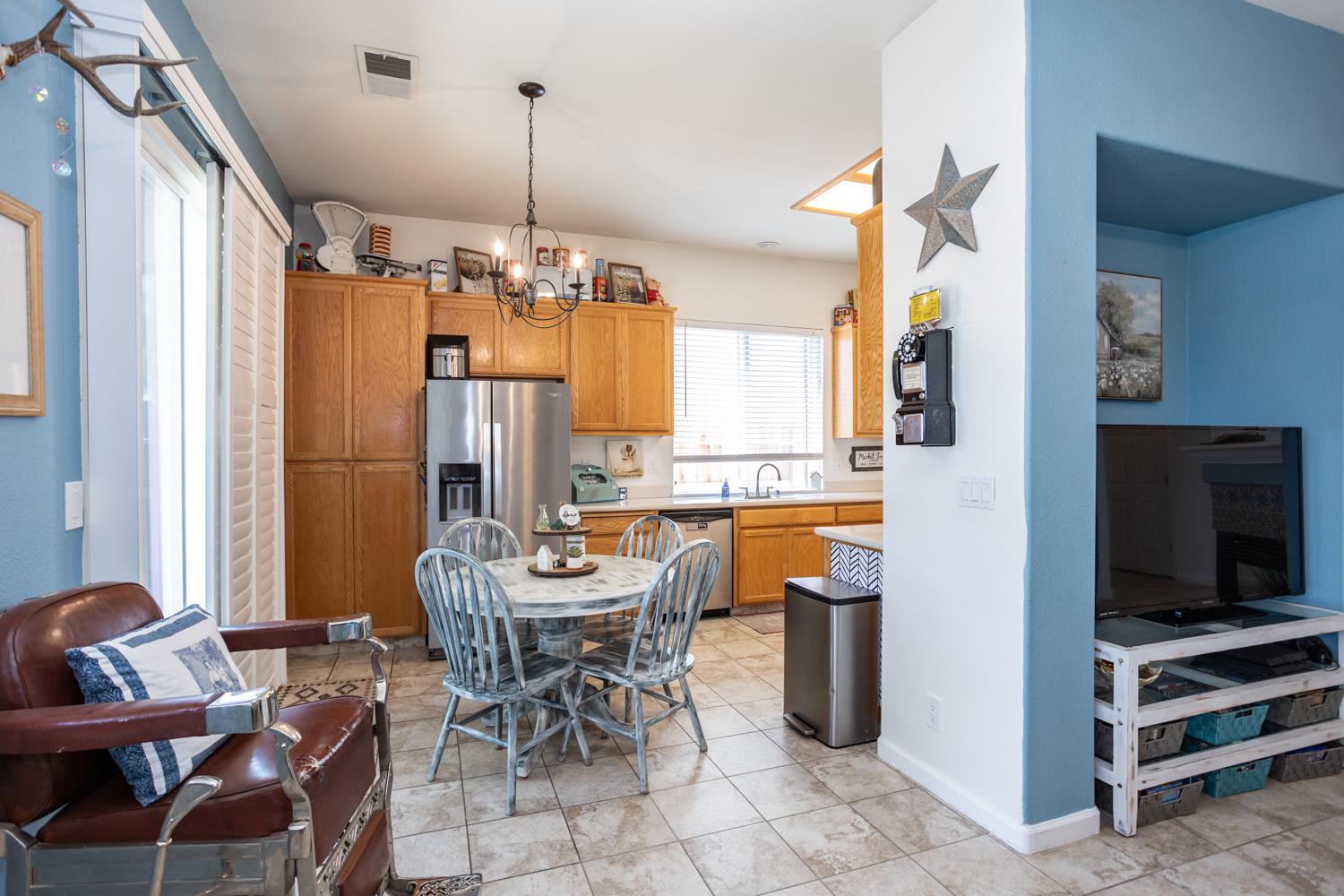 3820 Chedworth Ln, Modesto, CA 95355