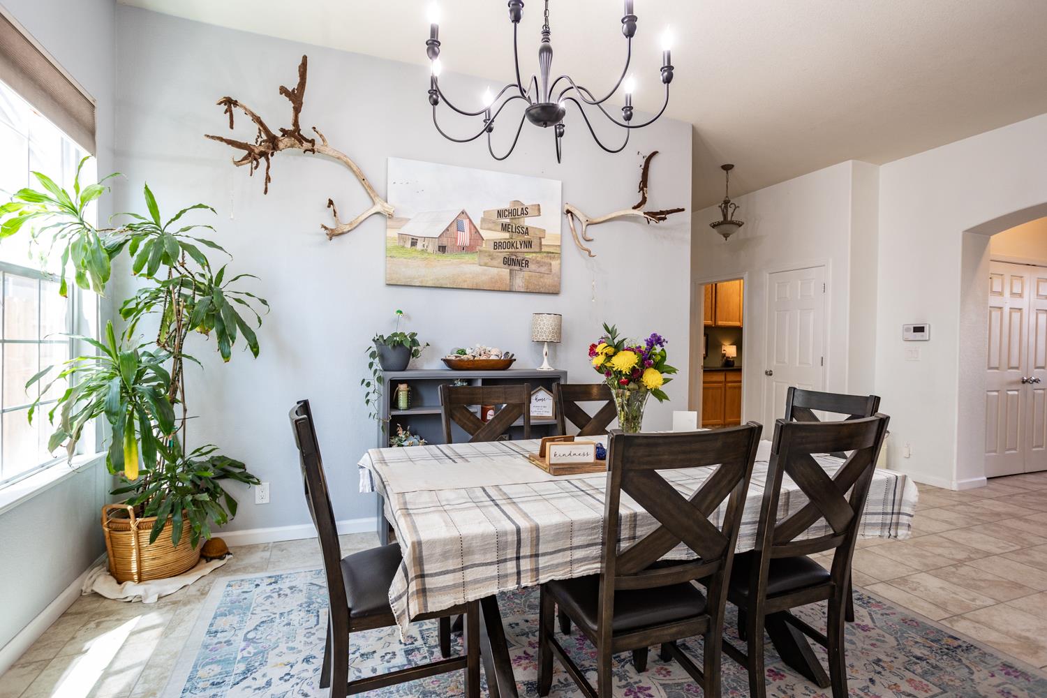 3820 Chedworth Ln, Modesto, CA 95355
