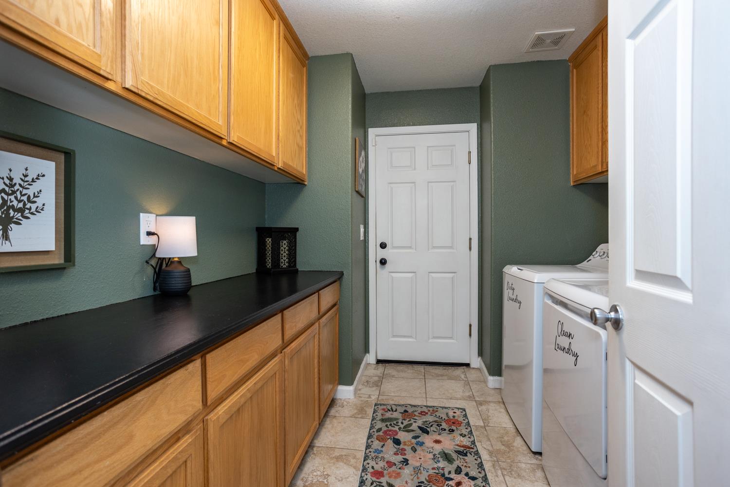3820 Chedworth Ln, Modesto, CA 95355