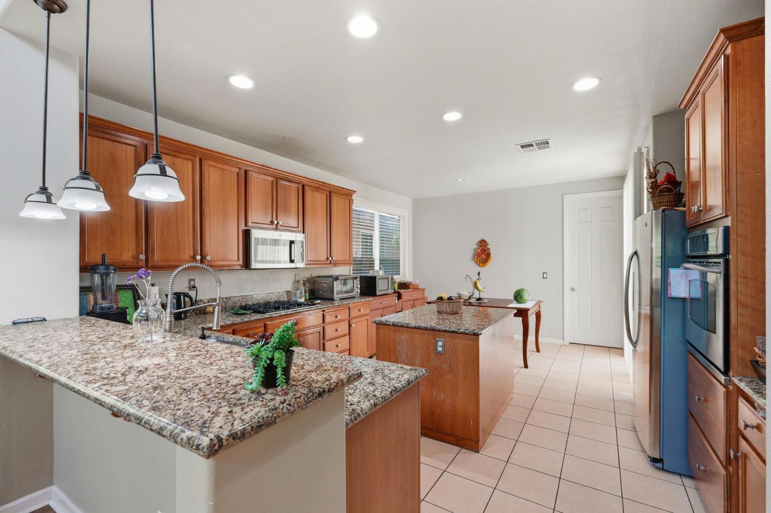 3112 Dovehouse Ln, Modesto, CA 95355