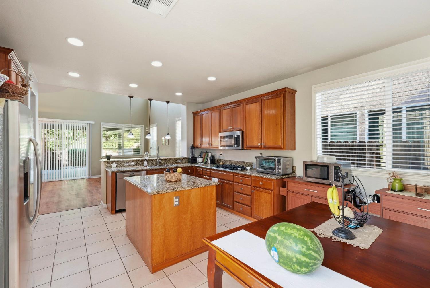 3112 Dovehouse Ln, Modesto, CA 95355