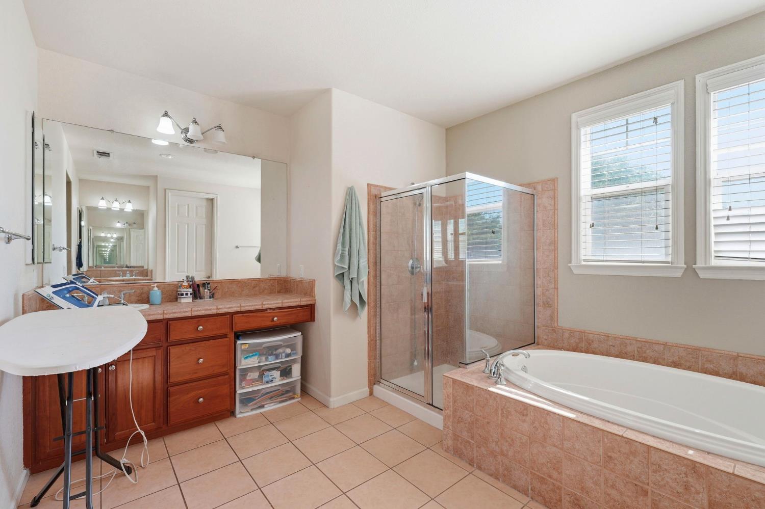 3112 Dovehouse Ln, Modesto, CA 95355