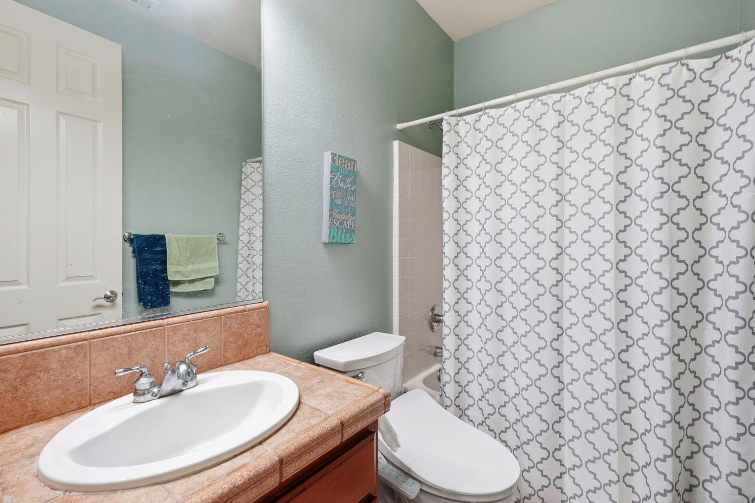 3112 Dovehouse Ln, Modesto, CA 95355