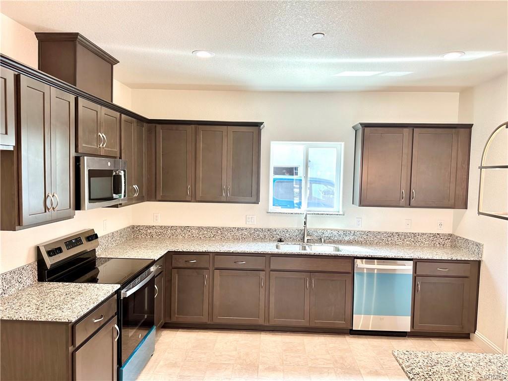 236 Montage Dr, Merced, CA 95348