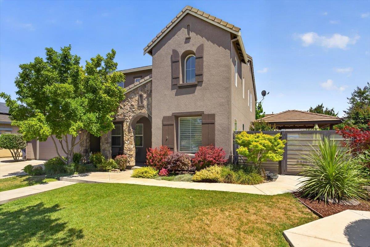 2700 Espana Ln, Modesto, CA 95355