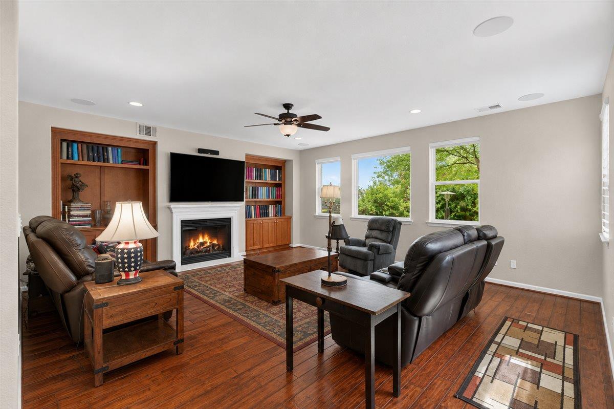 2700 Espana Ln, Modesto, CA 95355