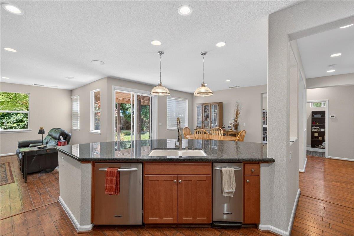 2700 Espana Ln, Modesto, CA 95355