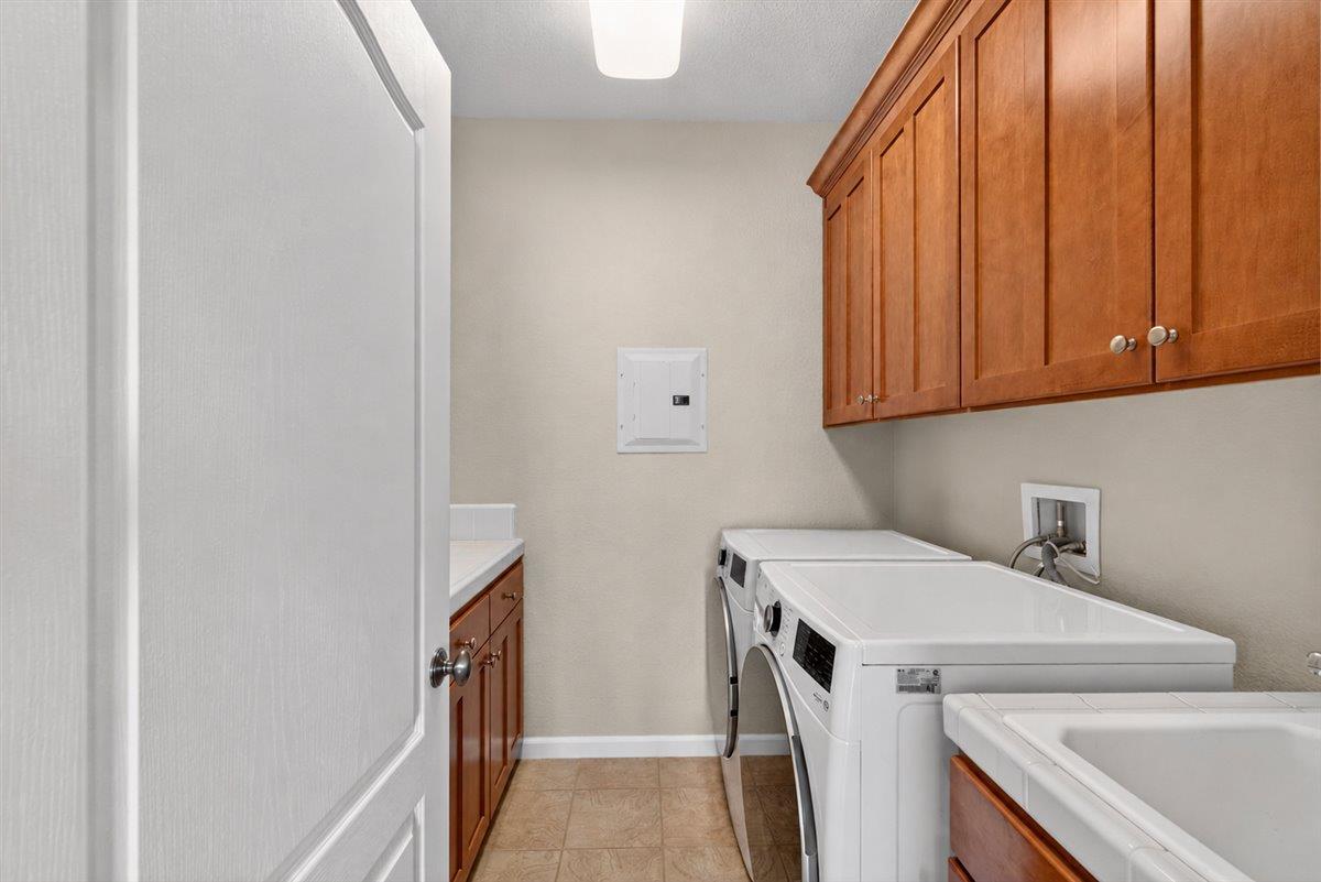2700 Espana Ln, Modesto, CA 95355
