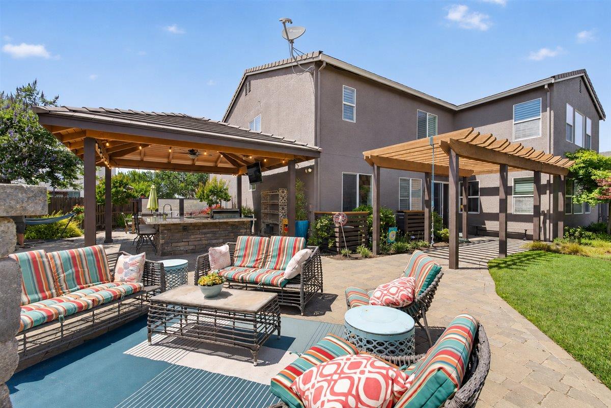 2700 Espana Ln, Modesto, CA 95355