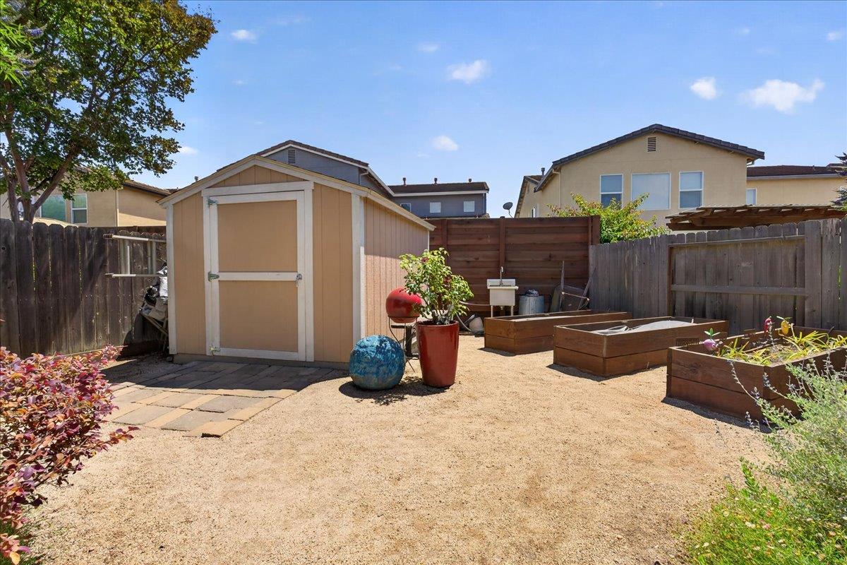 2700 Espana Ln, Modesto, CA 95355