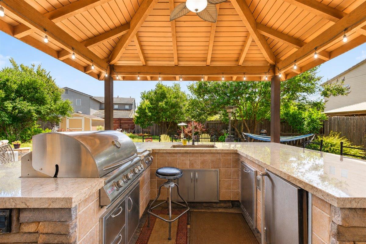 2700 Espana Ln, Modesto, CA 95355