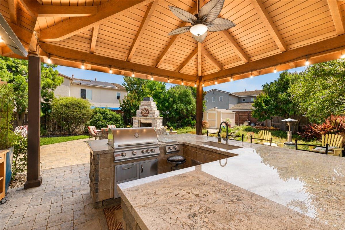 2700 Espana Ln, Modesto, CA 95355