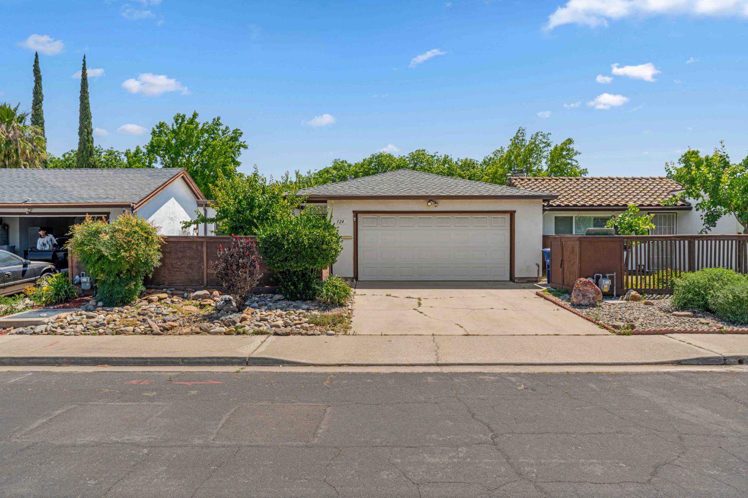324 De Vega Ct, Modesto, CA 95354