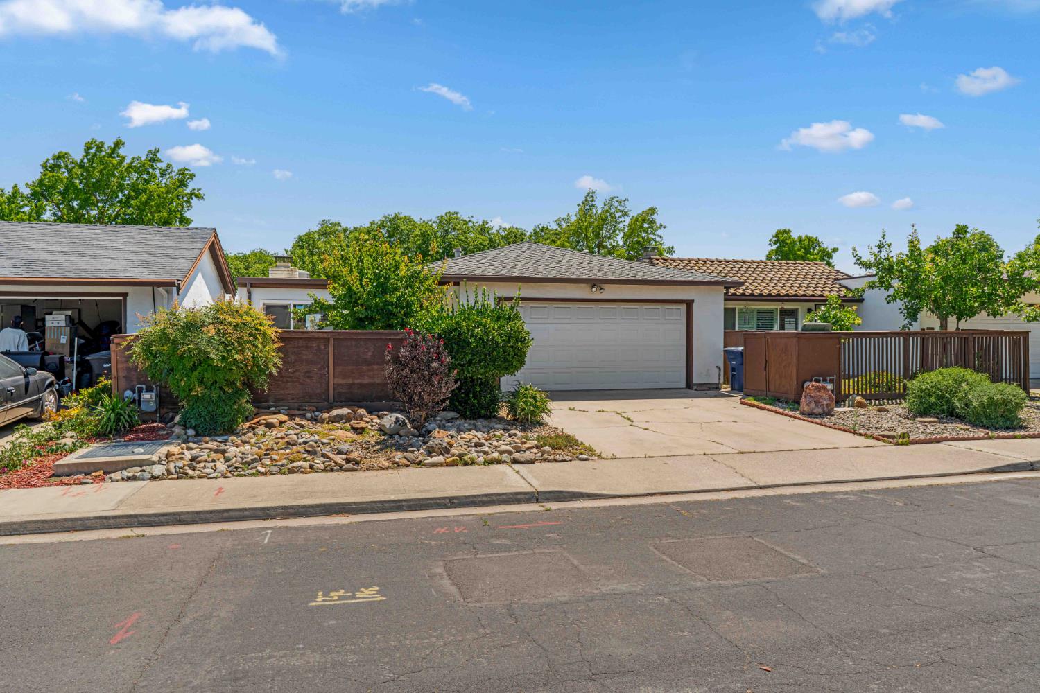 324 De Vega Ct, Modesto, CA 95354