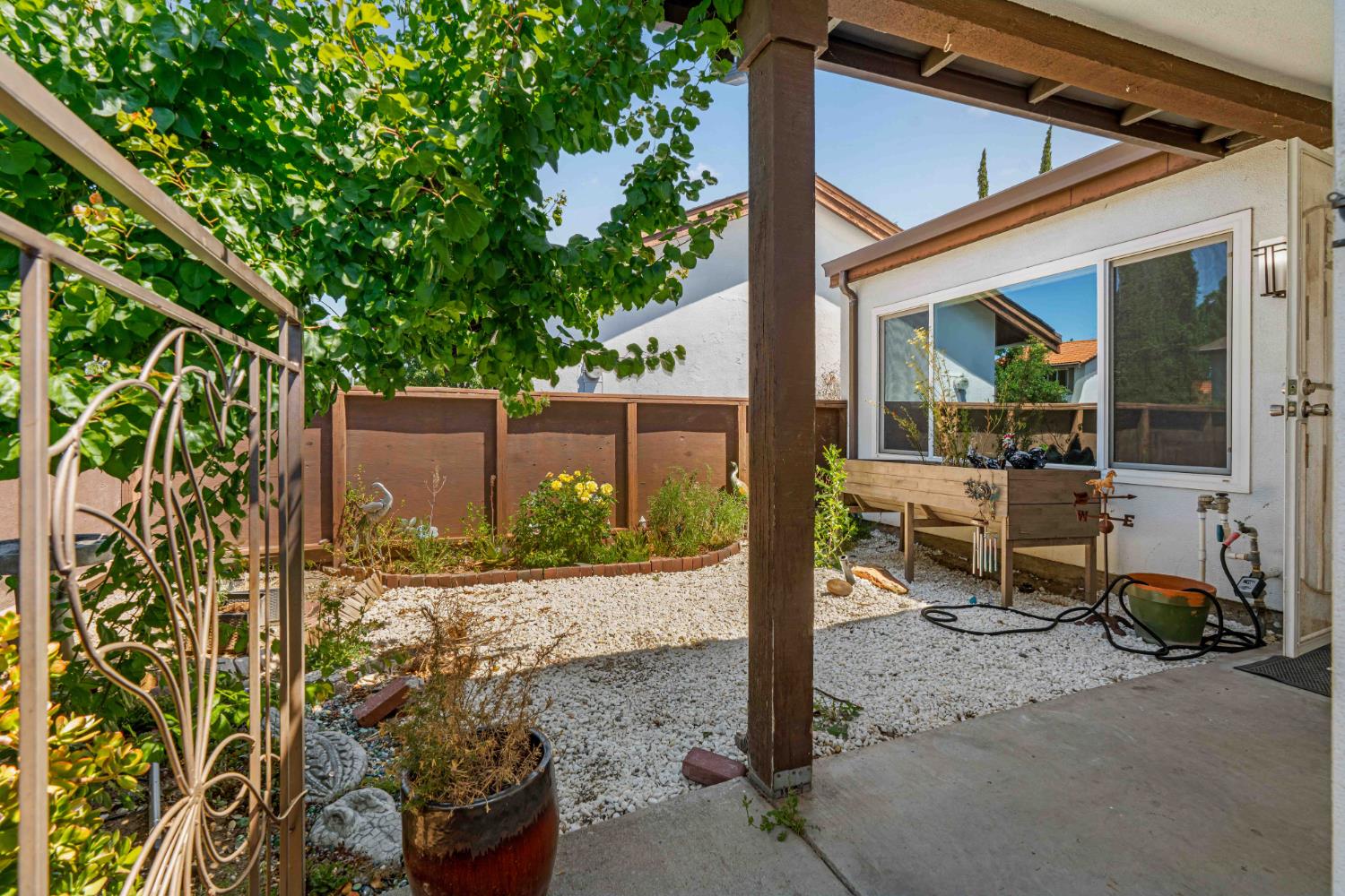 324 De Vega Ct, Modesto, CA 95354