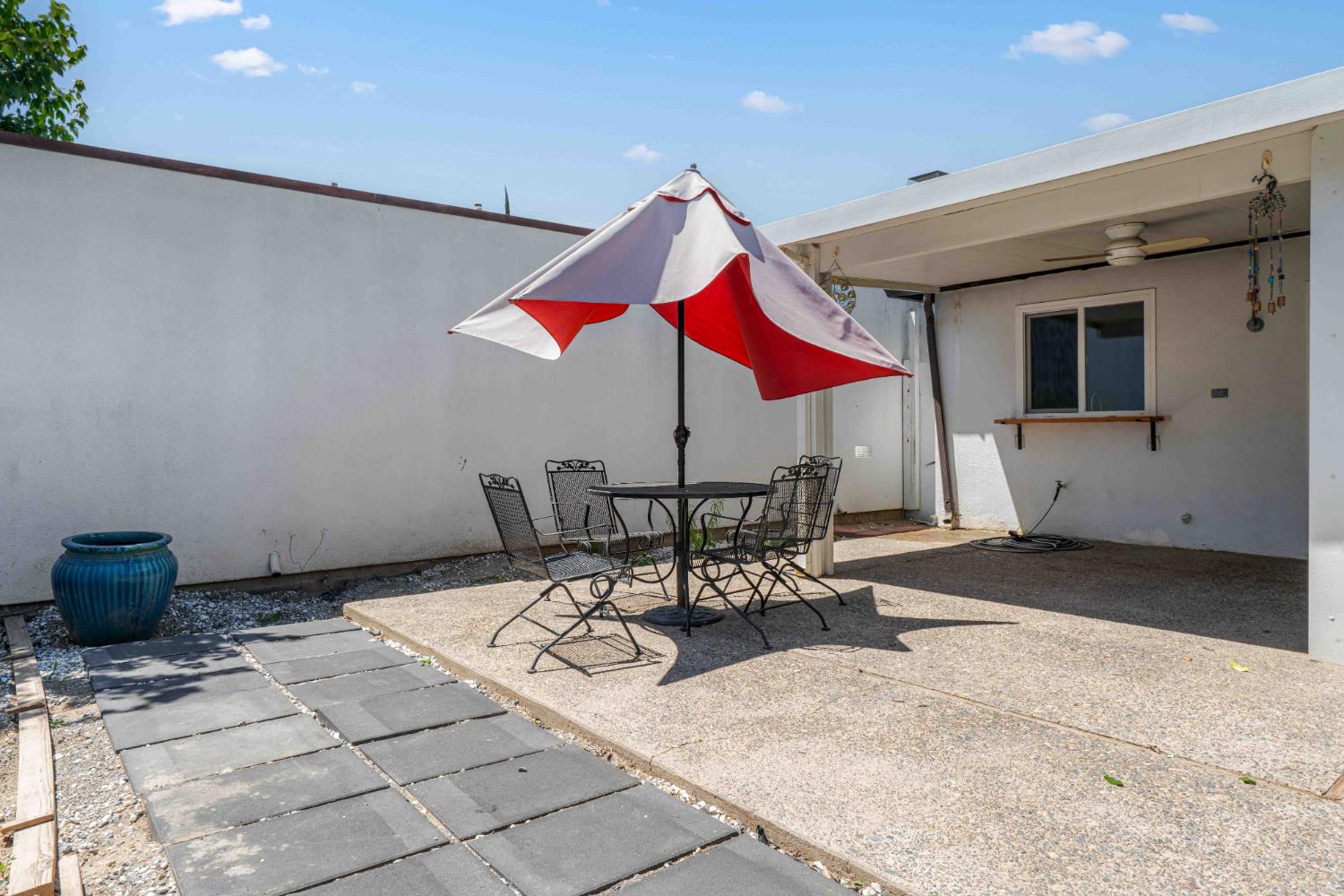 324 De Vega Ct, Modesto, CA 95354