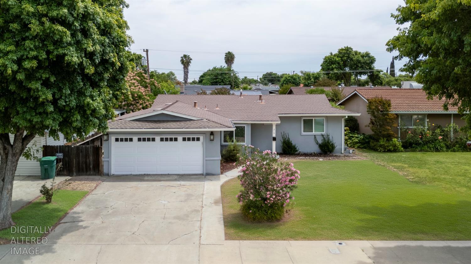 214 N SANTA CLARA St, Los Banos, CA 93635