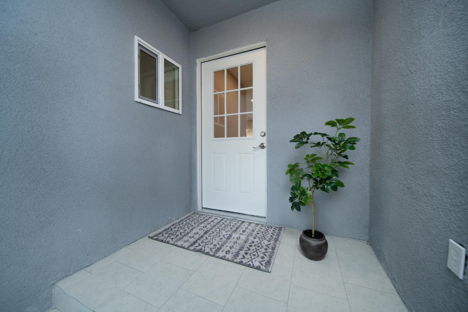 214 N SANTA CLARA St, Los Banos, CA 93635