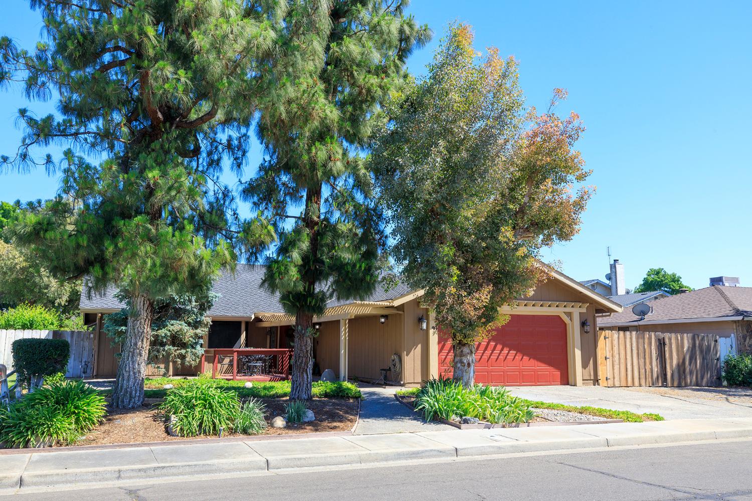 376 Foxmeadow Way, Los Banos, CA 93635