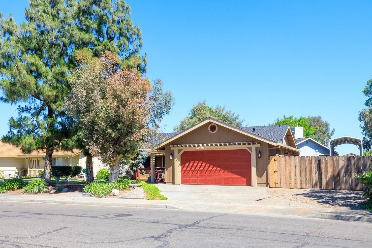 376 Foxmeadow Way, Los Banos, CA 93635