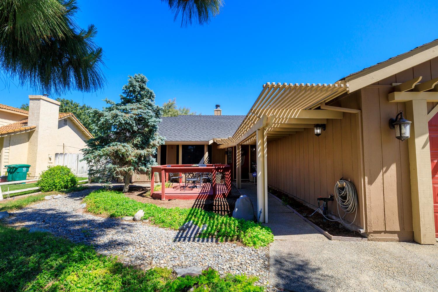 376 Foxmeadow Way, Los Banos, CA 93635