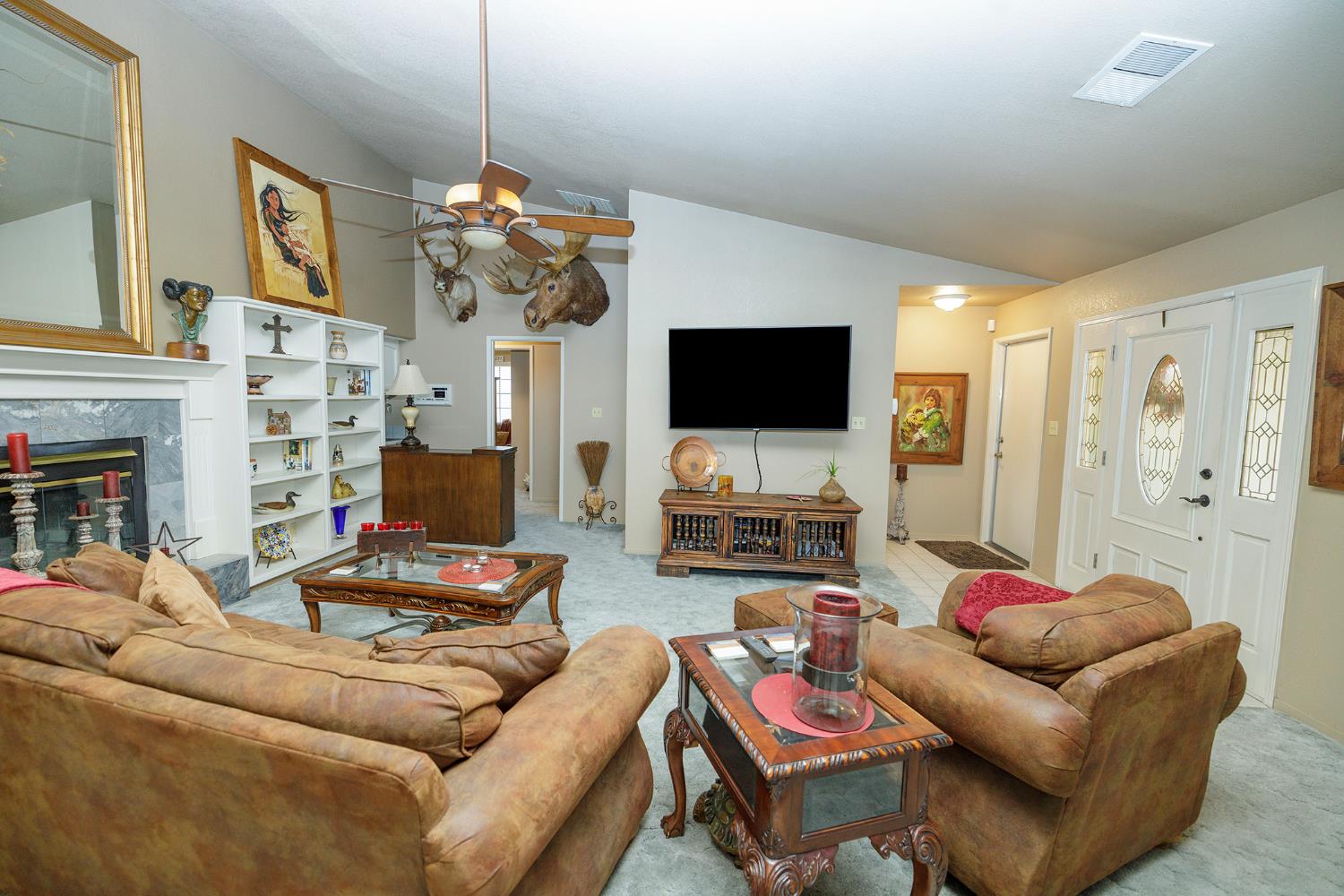 376 Foxmeadow Way, Los Banos, CA 93635