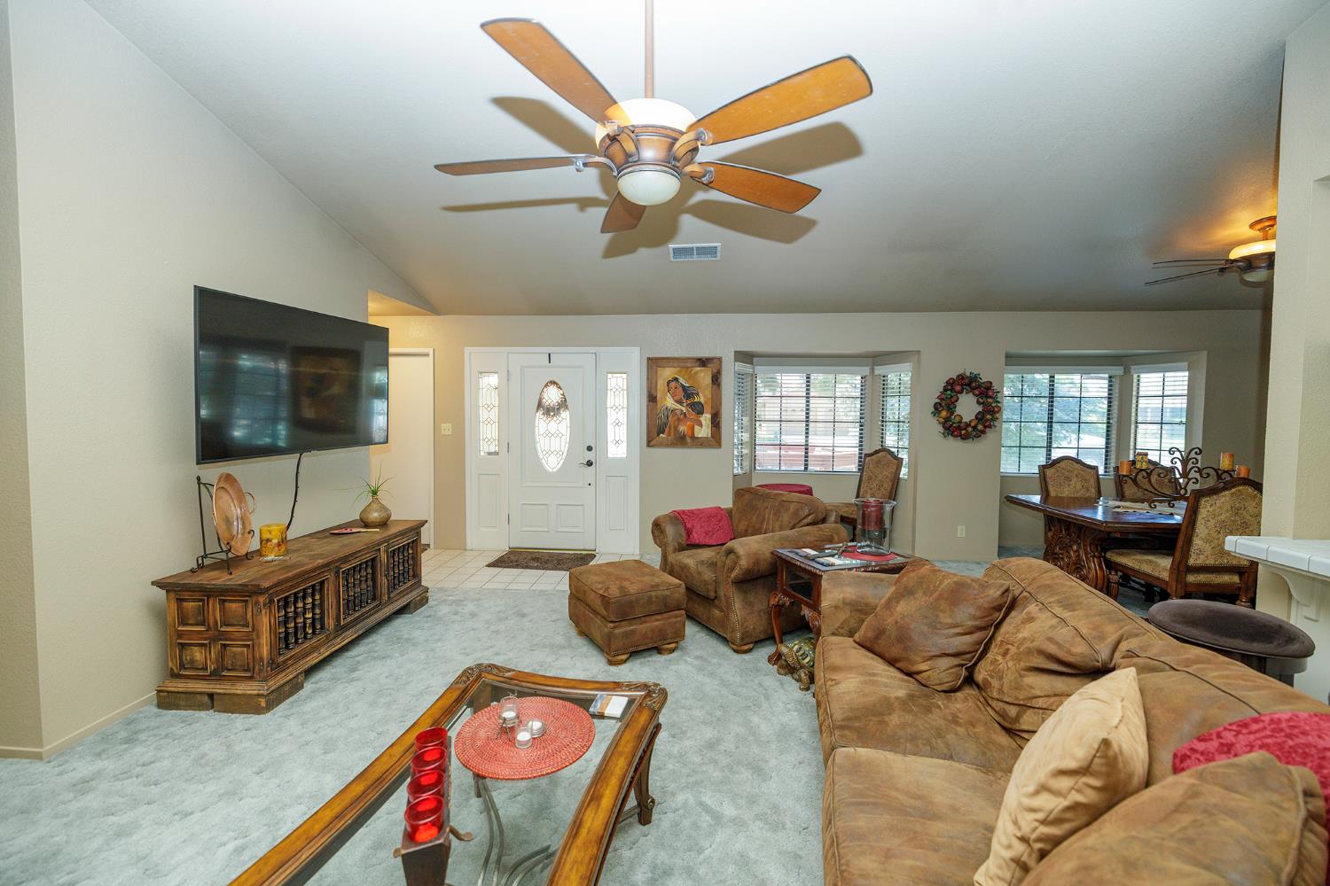 376 Foxmeadow Way, Los Banos, CA 93635
