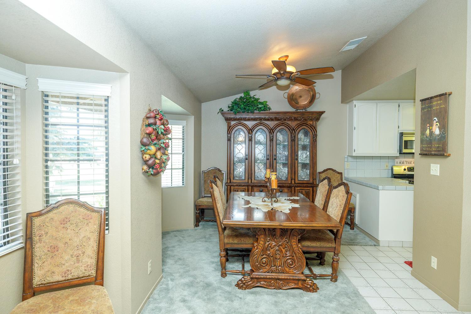 376 Foxmeadow Way, Los Banos, CA 93635