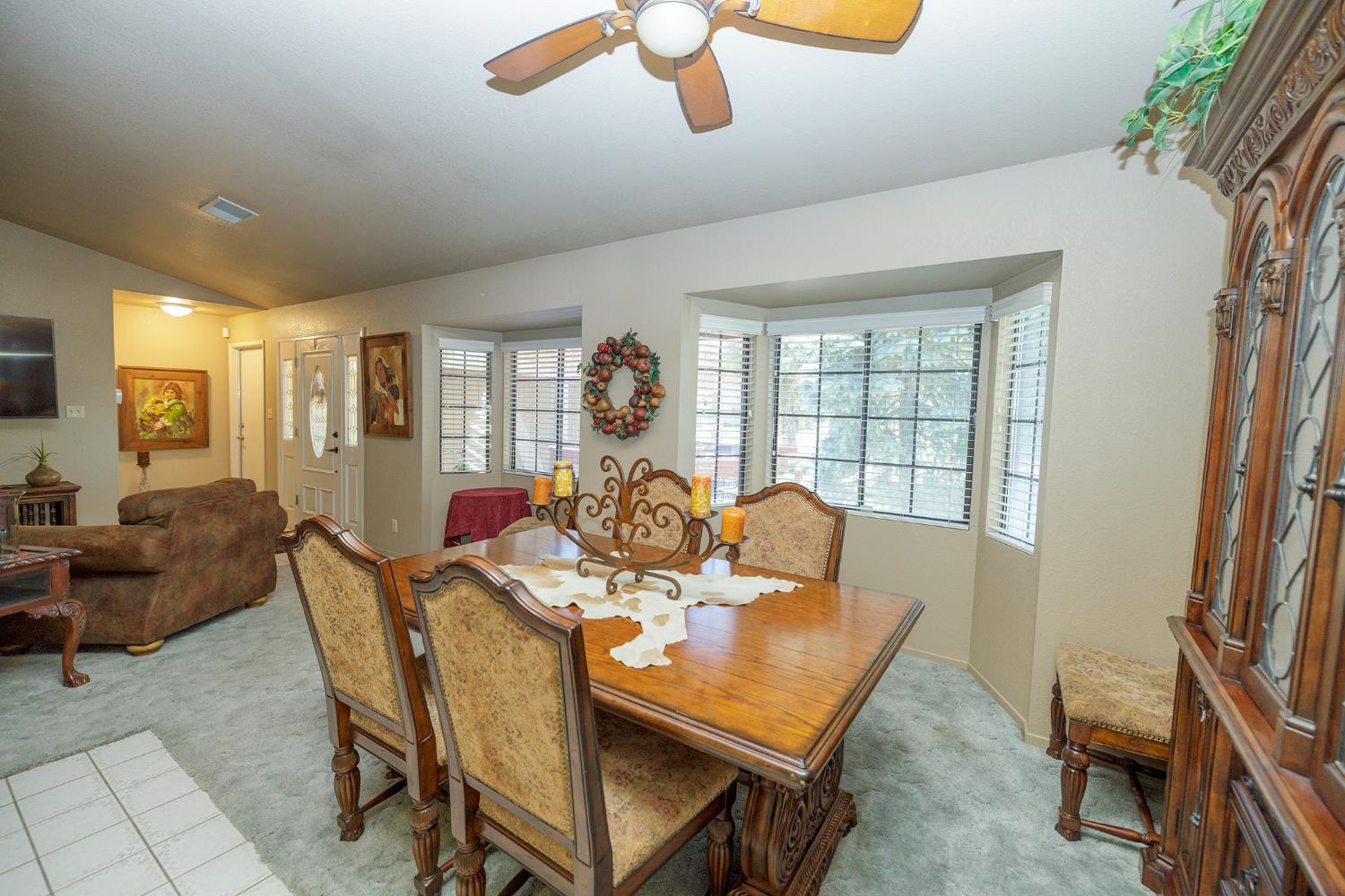 376 Foxmeadow Way, Los Banos, CA 93635